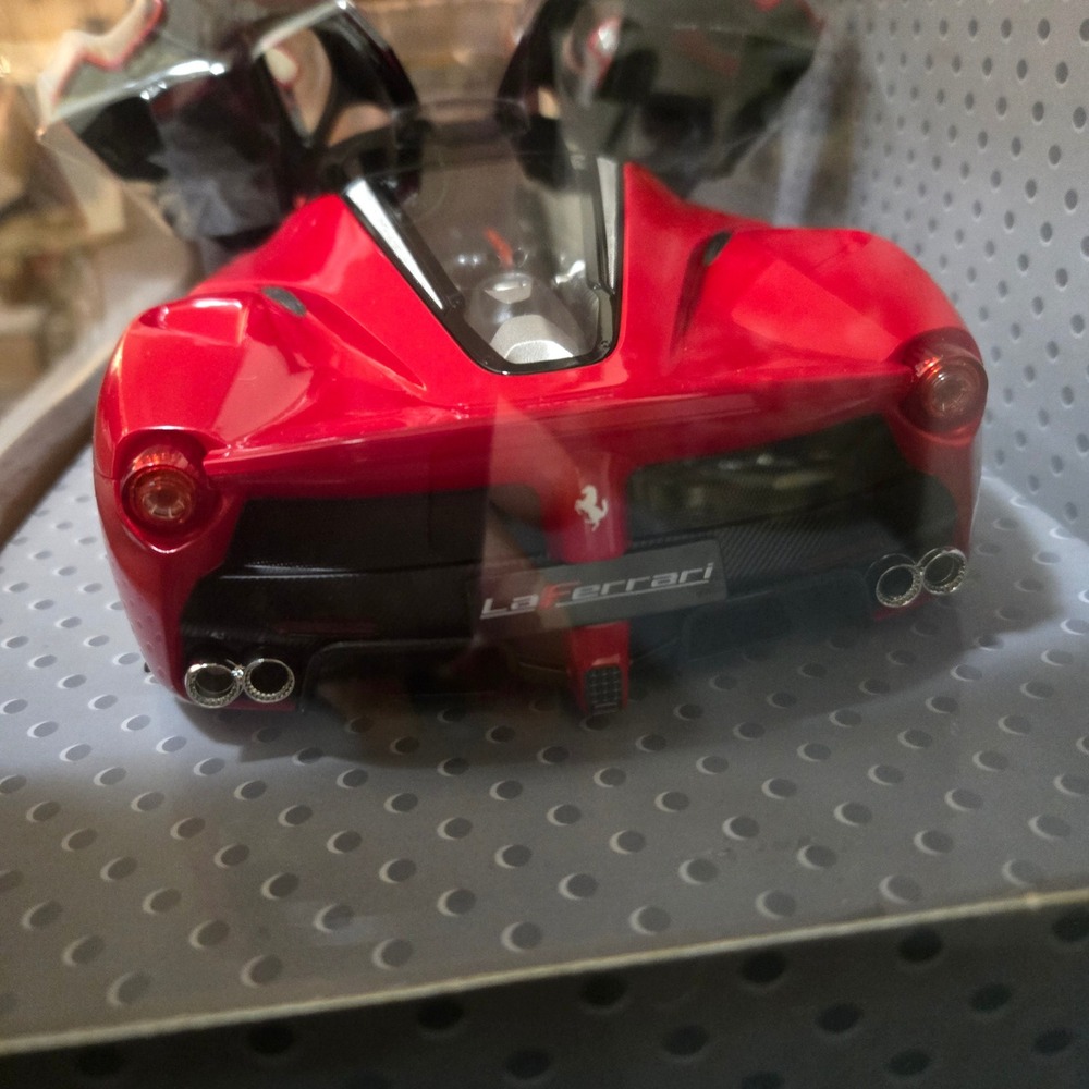 2016 RASTAR RC Car 1:14 Scale Ferrari LaFerrari Red Remote Control Toy Red - Picture 12 of 14